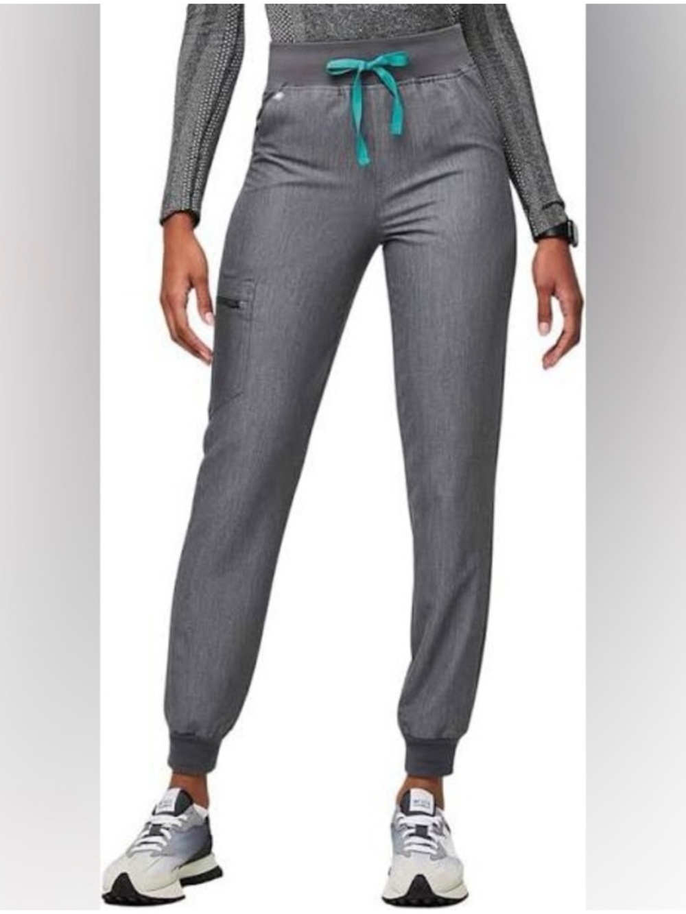 Figs Women's Gray Scrub Joggers (includes 2 tops for free)